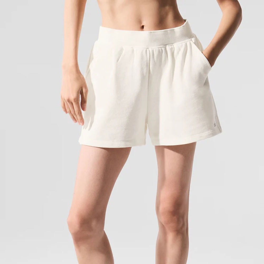 Alo lowkey sweat shorts NWOT